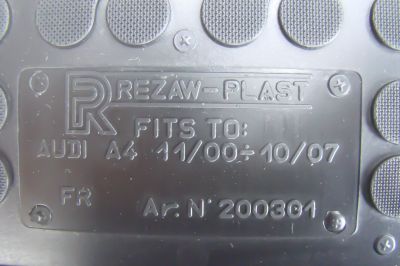 REZAW PLAST gumowe dywaniki samochodowe Audi A4 B6 B7 od 2000-2007r. 200301